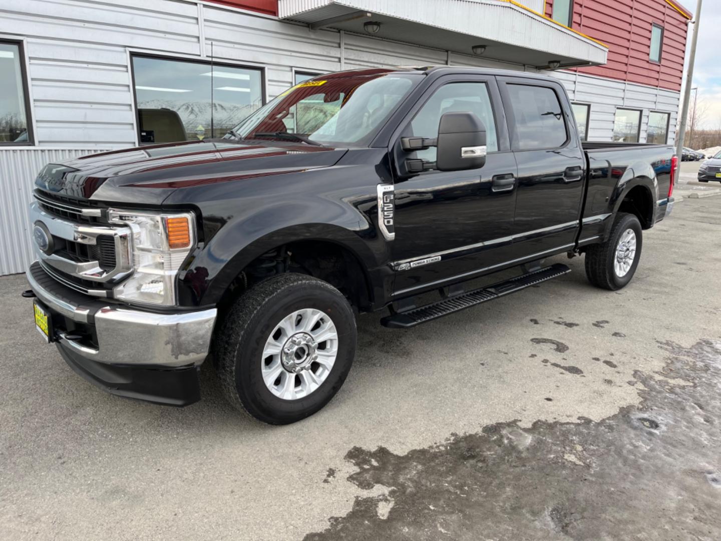 2022 Black /charcoal cloth Ford F-250 SD XLT Crew Cab 4WD (1FT7W2BT9NE) with an 6.7L V8 OHV 16V DIESEL engine, 6A transmission, located at 1960 Industrial Drive, Wasilla, 99654, (907) 274-2277, 61.573475, -149.400146 - Photo#0